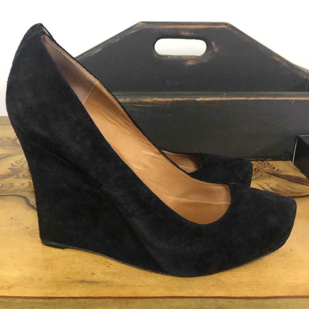 Ann Taylor Black Suede Platform Wedge, size 8